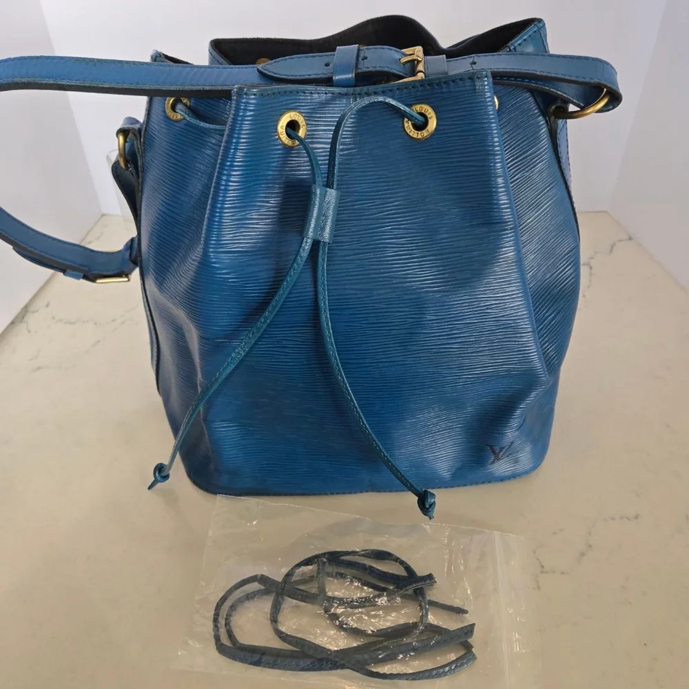 Women's Louis Vuitton Epi Leather Petit Noe Shoulder Bag in Blue - Picture 6 of 15